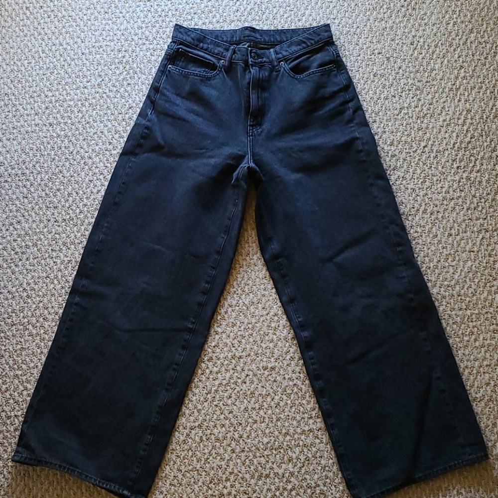 Uniqlo High-Waist Bell Bottom Jeans, size 27